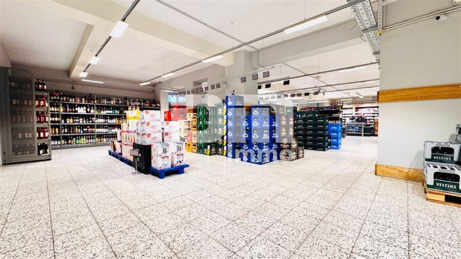 Modernisierter Gewerbekomplex (2 Gebäudeteile) mit langfristigem Mieter + freie Flächen im OG - Gebäude 3 EG Getränkemarkt